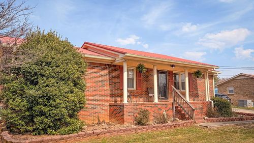 301 Mcquade Cir, Mcminnville, TN, 37110-6215 | Card Image