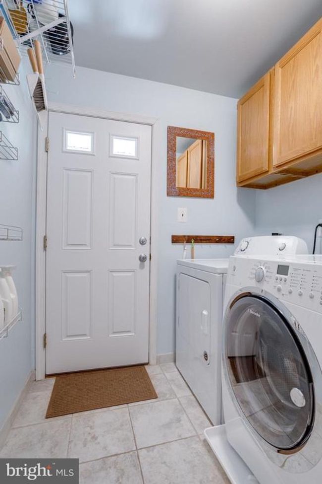 8801 Aquary Ct, House other with 5 bedrooms, 4 bathrooms and null parking in SPRINGFIELD VA | Image 16