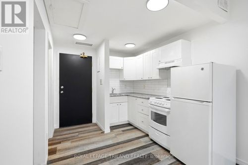 302-423 Richmond Street, London East (East F), ON, N6A3C8 | Card Image