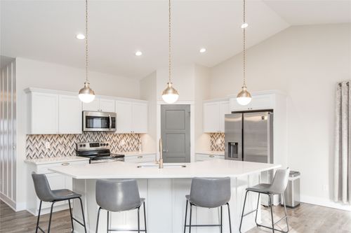 16418 Northpark Dr, Urbandale, IA, 50323-3305 | Card Image