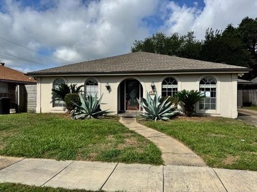 7320 Dalewood Rd, New Orleans, LA, 70126-1832 | Card Image