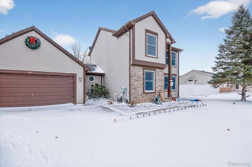 8051 Rose Ln, Goodrich, MI, 48438-9206 | Card Image