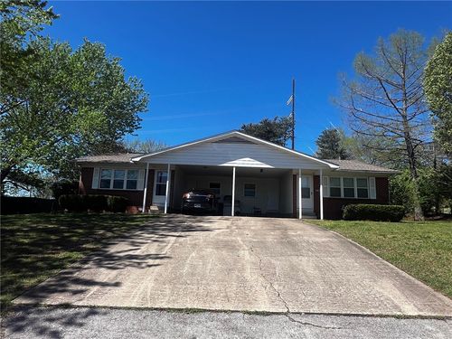 1513 E Huntsville Rd, Fayetteville, AR, 72701-1120 | Card Image