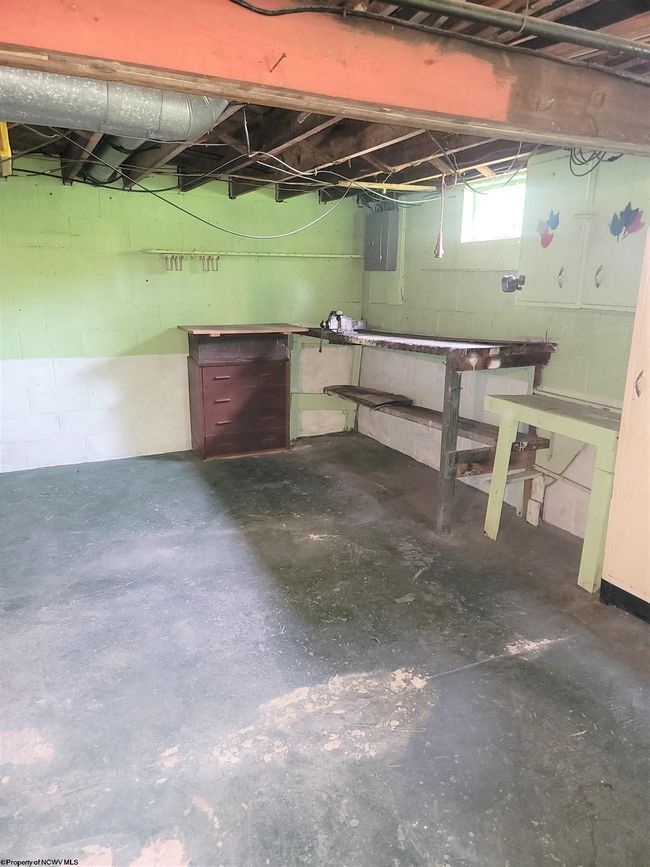 112 Center St, House other with 3 bedrooms, 1 bathrooms and 3 parking in Kingwood WV | Image 23