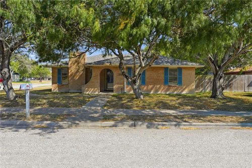 2007 Memorial Pkwy, Portland, TX, 78374-2653 | Card Image