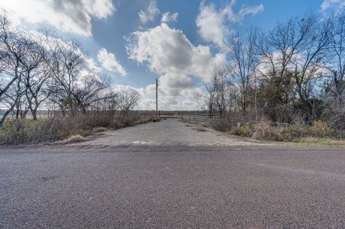 811 1st St, Maypearl, TX, 76064-1720 | Card Image