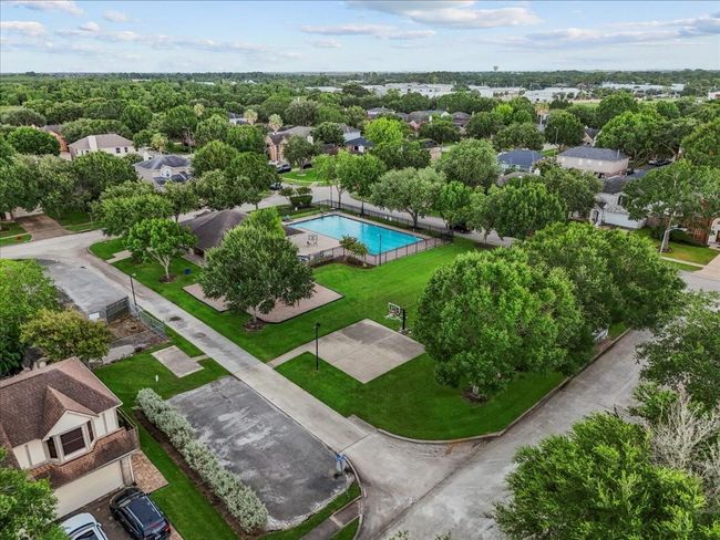Amenities located directly across the street! | Image 37