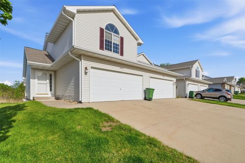 2630 6th St, Marion, IA, 52302-7613 | Card Image