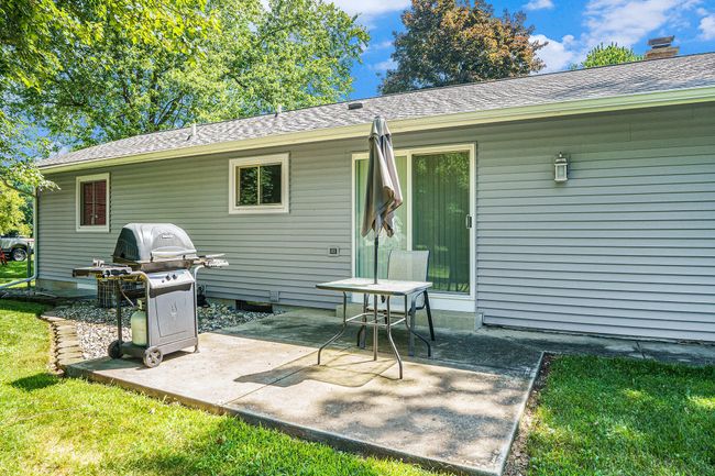 BACKYARD PATIO | Image 27