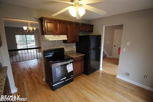 1377 Autumn Ln, Rochester Hills, MI, 48306-4208 | Card Image