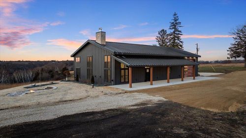 N23415 Oak Ridge Dr, Galesville, WI, 54630-8641 | Card Image