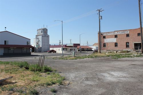 343 N Montana St, Dillon, MT, 59725-3307 | Card Image