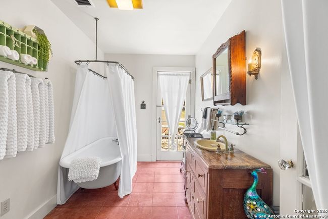 COTTAGE BATH | Image 31