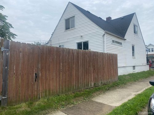 2864 Goodrich St, Ferndale, MI, 48220-1004 | Card Image