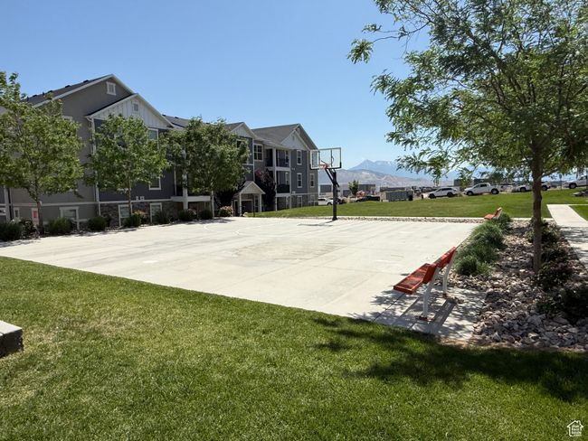 Community basketball court | Image 28