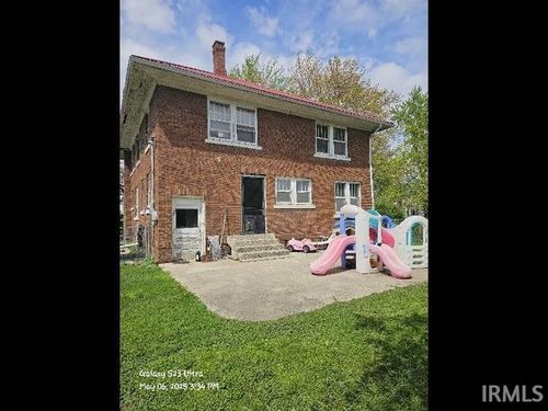 320 E Shackley St, Geneva, IN, 46740-1049 | Card Image