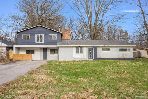 22164 Berg Rd, Southfield, MI, 48033-4311 | Card Image