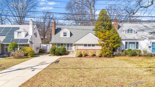 19311 Mclaughlin Ave, Hollis, NY, 11423-1147 | Card Image