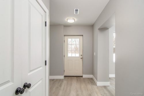 2455 Crumb Road, Commerce Charter Township, MI, 48390 | Card Image