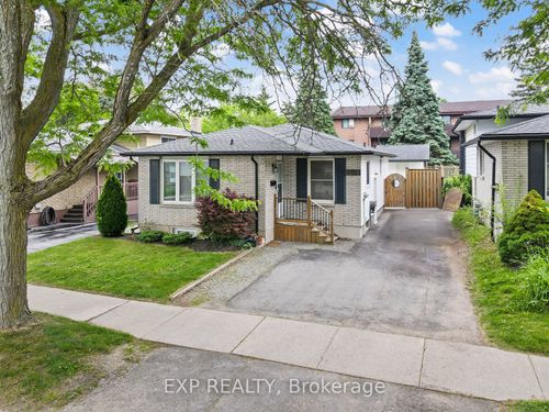 5574 Church'S Lane, Niagara Falls, ON, L2J3J2 | Card Image
