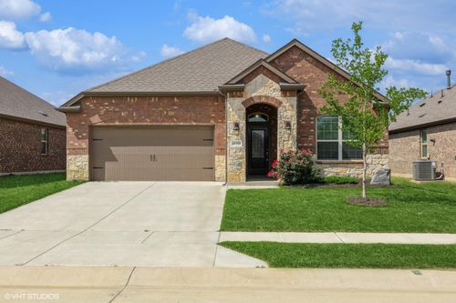 10709 Klondike Ln, Aubrey, TX, 76227-1022 | Card Image