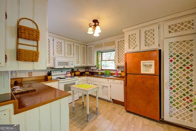 63 Eagle Chase Cir, House other with 3 bedrooms, 2 bathrooms and null parking in Dillard GA | Image 12