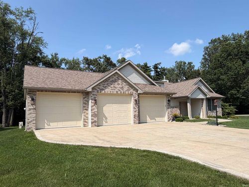 2121 Woodland Estates Dr, Elkhart, IN, 46514-8353 | Card Image
