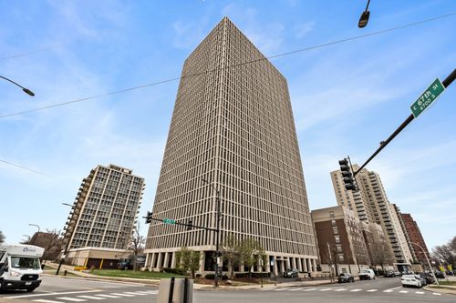 2j-6700 S South Shore Dr, CHICAGO, IL, 60649-1310 | Card Image