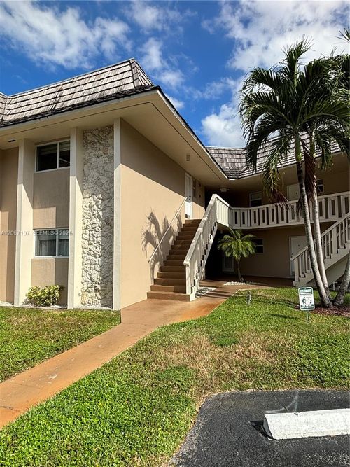 b208-7470 Miami Lakes Dr, Miami Lakes, FL, 33014-6864 | Card Image