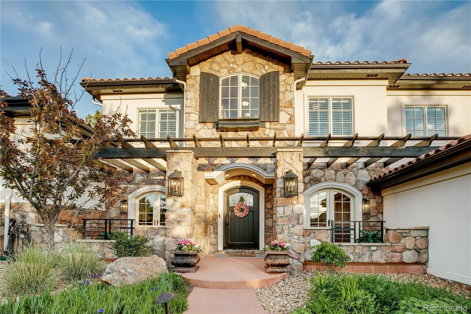 Glasgow Cir, Aurora, CO 80016