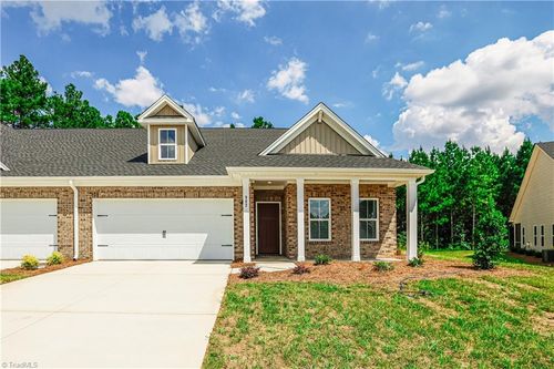 902 Beeson Ct, Clemmons, NC, 27012-7587 | Card Image