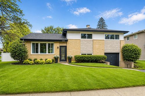 1400 N Lama Ln, Mount Prospect, IL, 60056-1750 | Card Image