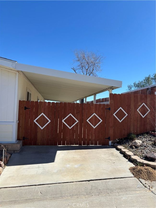 SPC-21 - 1030 E Avenue S, Home with 3 bedrooms, 2 bathrooms and null parking in Palmdale CA | Image 5