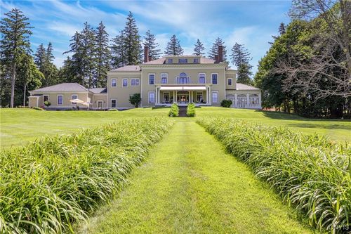 71 Forman St, Cazenovia, NY, 13035-9352 | Card Image