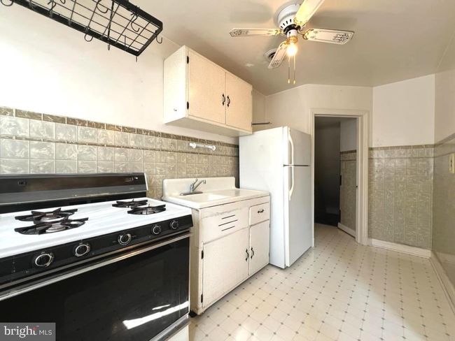 8544 Willow Oak Rd, Townhouse with 3 bedrooms, 1 bathrooms and null parking in PARKVILLE MD | Image 7