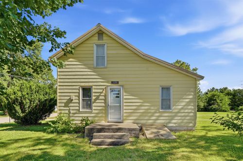 628 W Superior Street, Clarksville, IA, 50619 | Card Image