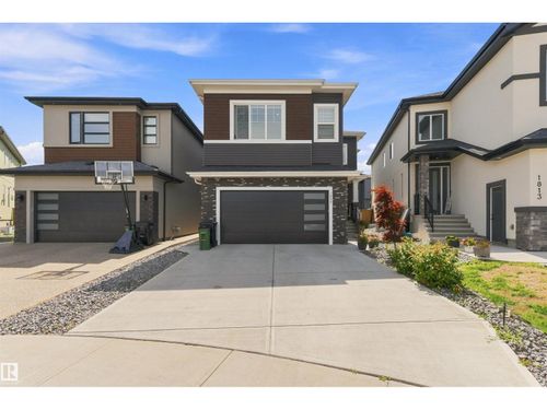 1809 18a Ave Nw, Edmonton, AB, T6T2M9 | Card Image