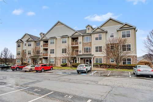 935 Tower Ridge Cir, Middletown, NY, 10941-2611 | Card Image