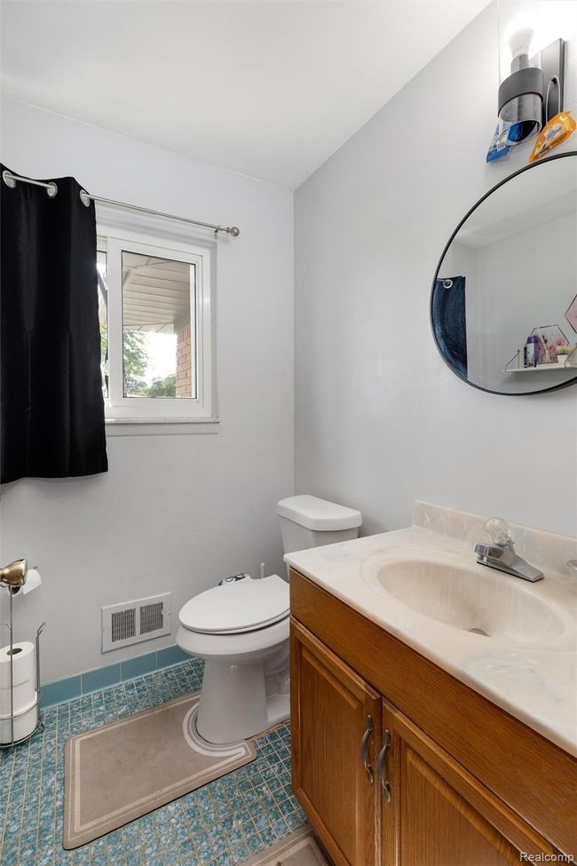21-37400 Hacker Dr 0017.jpg | Image 20