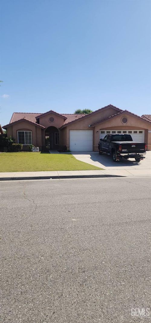 2819 Flint Hills Dr, Bakersfield, CA, 93313-5742 | Card Image