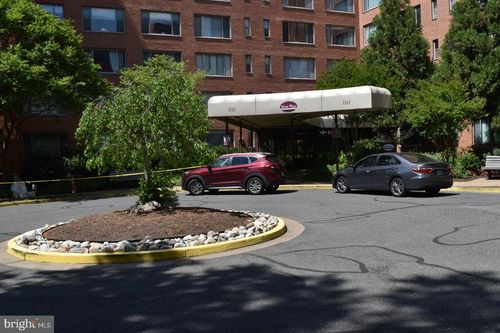 825-1111 Arlington Blvd, ARLINGTON, VA, 22209-3222 | Card Image