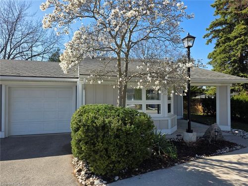 16 Sister Varga Terr, Hamilton, ON, L9B1T8 | Card Image