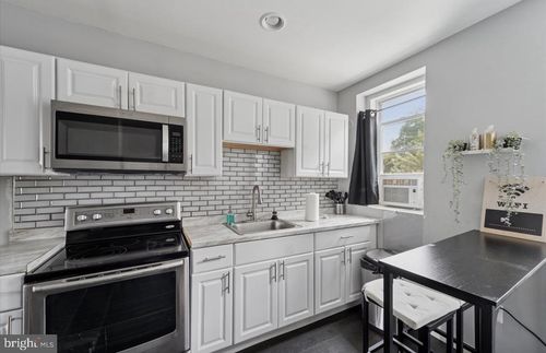 7018 Woodland Ave, Philadelphia, PA, 19142-1127 | Card Image