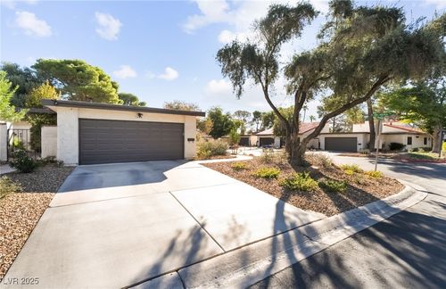 3464 Manzano Cir, Las Vegas, NV, 89121-4018 | Card Image