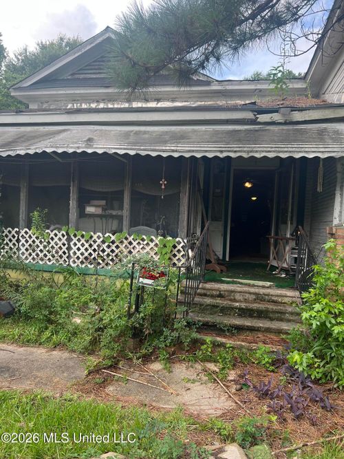 813 Davidson Pl, Hattiesburg, MS, 39401-8373 | Card Image