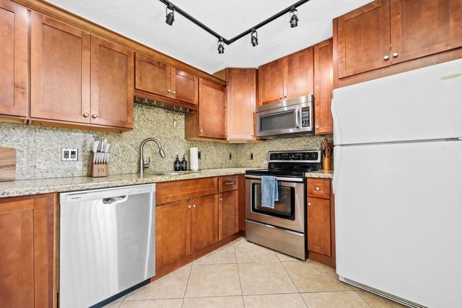 APT-107 - 9481 Evergreen Pl, Condo with 2 bedrooms, 2 bathrooms and null parking in Davie FL | Image 9