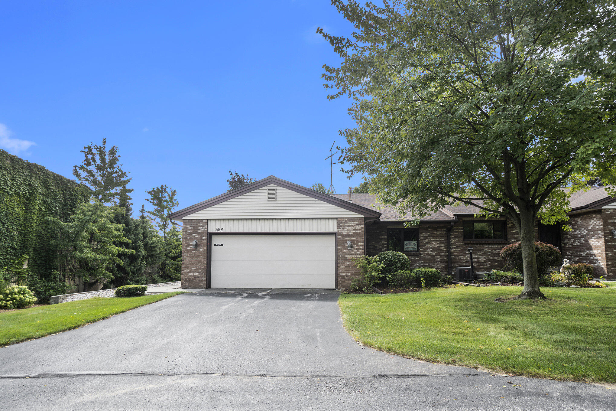 Idlewild Ct, Byron Center, MI 49315
