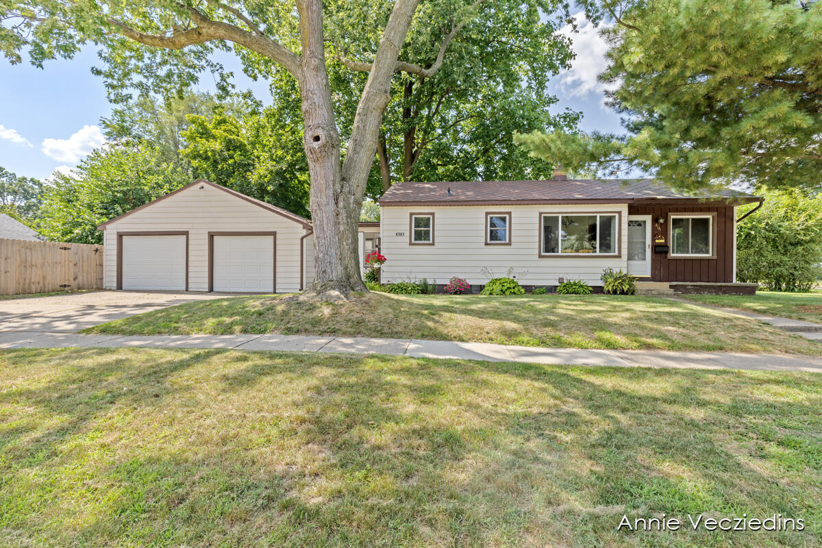Buchanan Ave, Grand Rapids, MI 49548