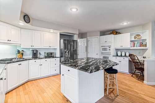 7 Cedar Ct, Essex, VT, 05452-2272 | Card Image