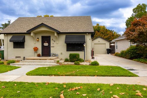 210 Palm Avenue, Ripon, CA, 95366 | Card Image